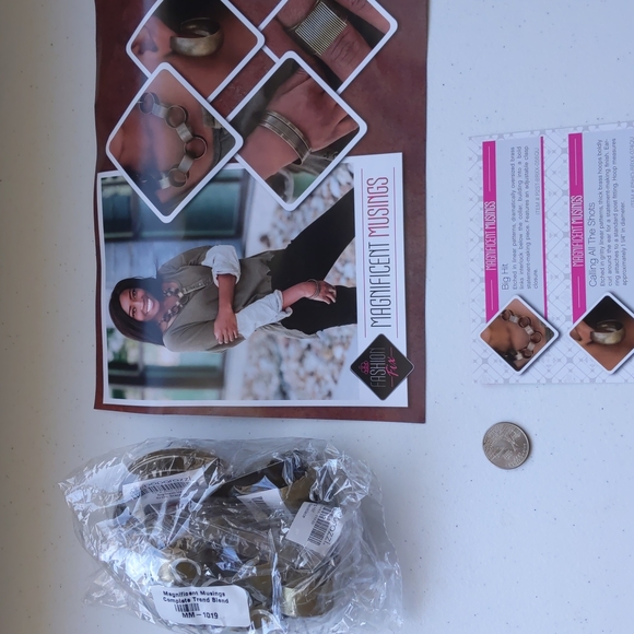 Paparazzi Jewelry Fashion Fix Complete Set Brass Links - Picture 5 of 5